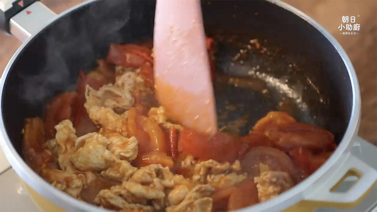 居家料理、露營料理、暖胃首選、清澈湯頭、家常好上手、戶外烹飪、營養均衡、IH適用、不沾好清潔、手工重力鑄造、蓄熱快、家庭共享