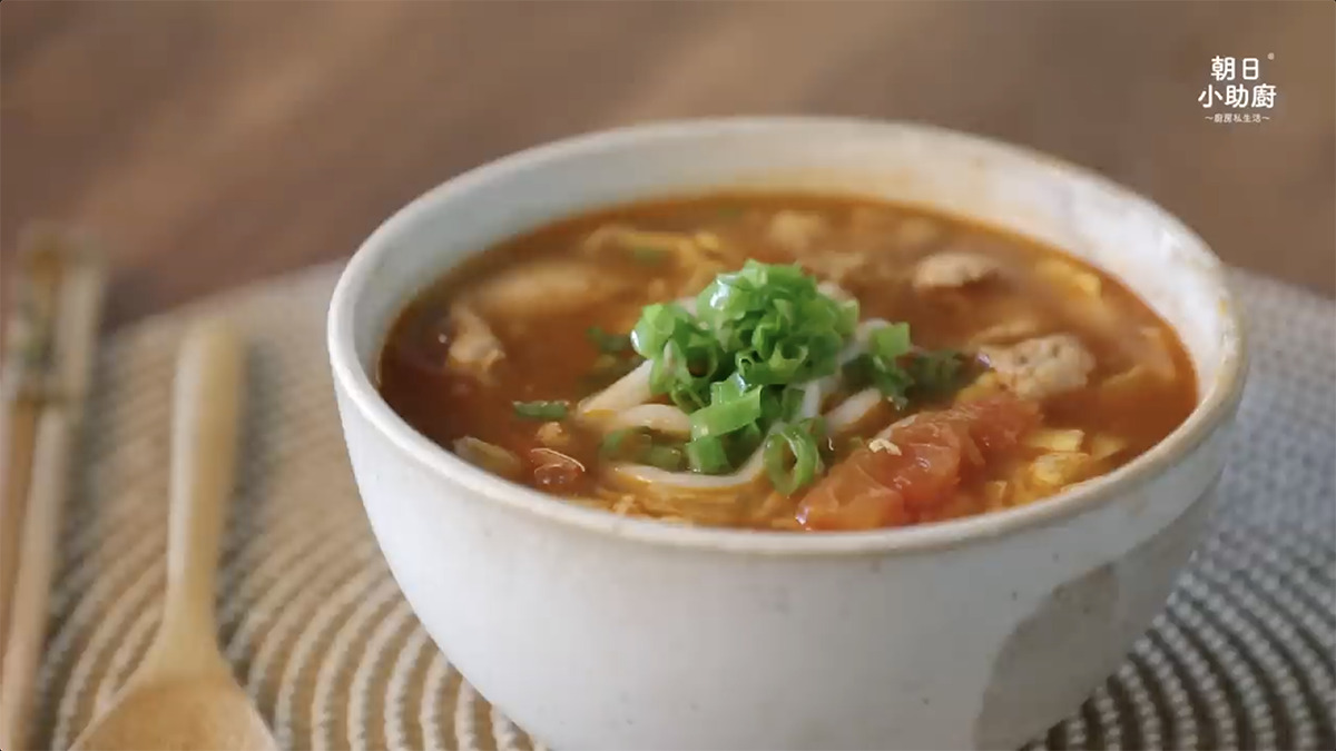 居家料理、露營料理、暖胃首選、清澈湯頭、家常好上手、戶外烹飪、營養均衡、IH適用、不沾好清潔、手工重力鑄造、蓄熱快、家庭共享